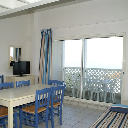 With A View On The Pool Or Near Boyard *